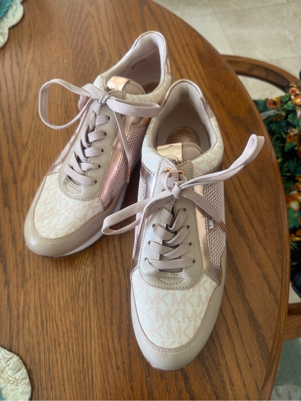NEW Michael Kors Women's Casual Lace-Up gold sneakers.